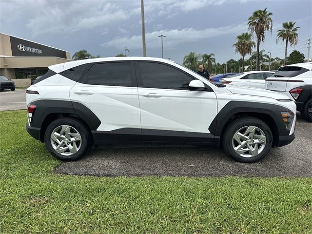 2025 Hyundai Kona SE