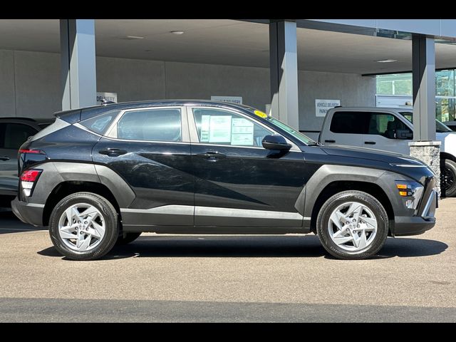 2025 Hyundai Kona SE