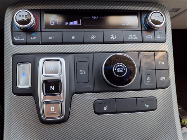Vehicle image 11 of 13