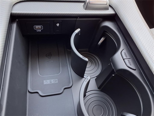 Vehicle image 12 of 13