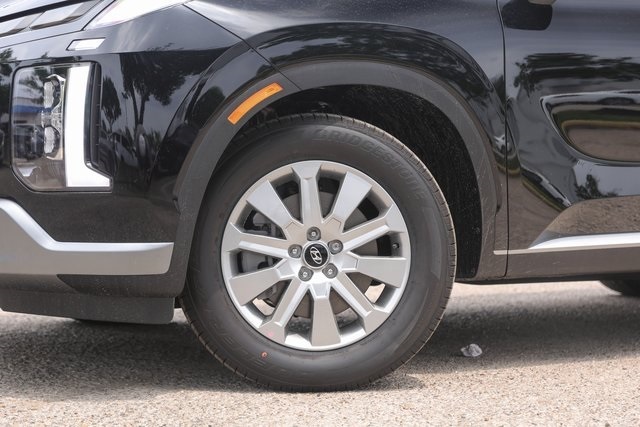 Vehicle image 8 of 27