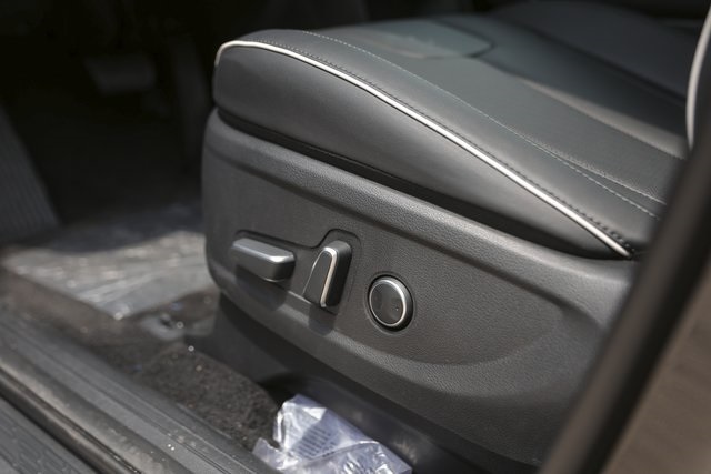 Vehicle image 12 of 27