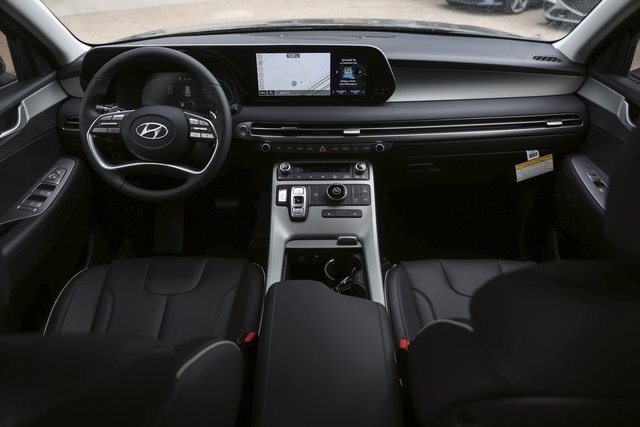 Vehicle image 25 of 27