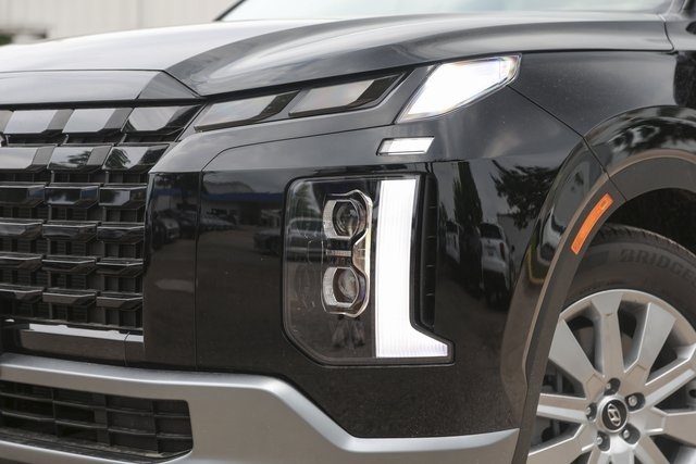 Vehicle image 7 of 27