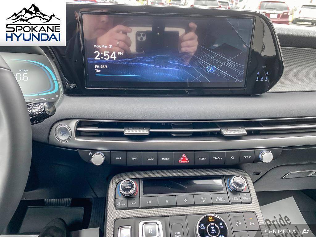 Vehicle image 22 of 28