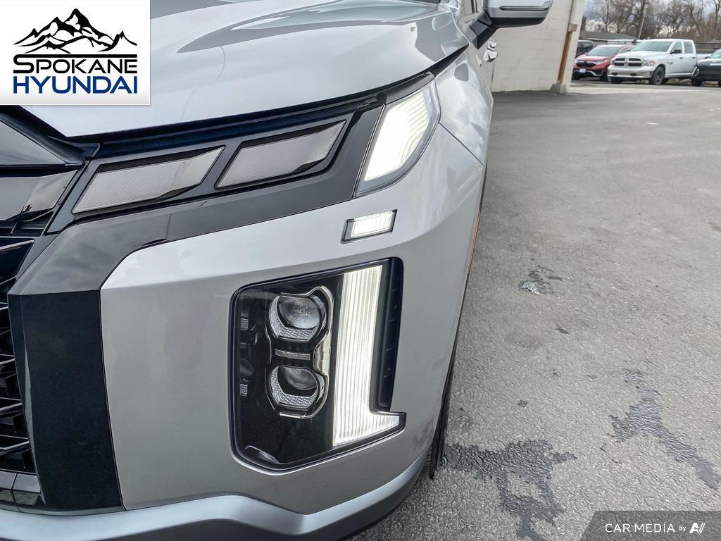 Vehicle image 11 of 28