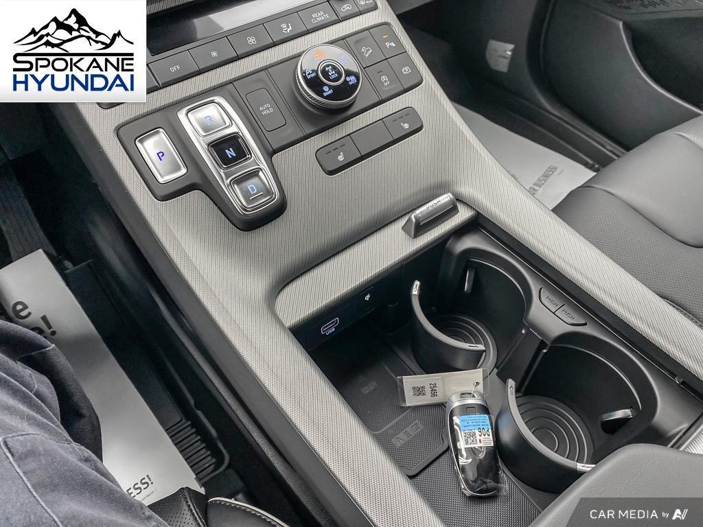 Vehicle image 21 of 28