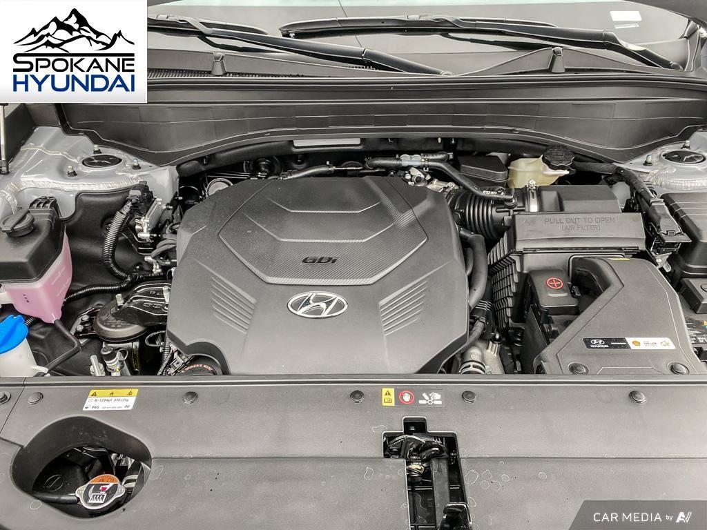 Vehicle image 13 of 28