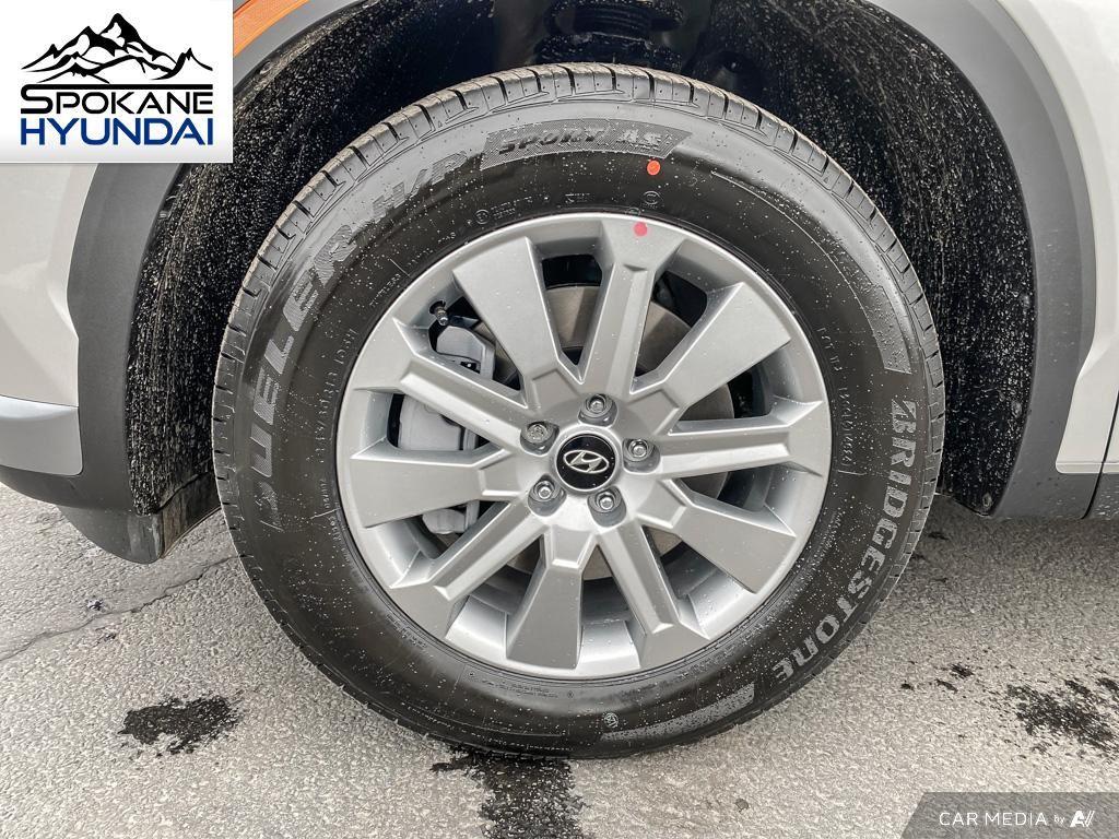 Vehicle image 9 of 28
