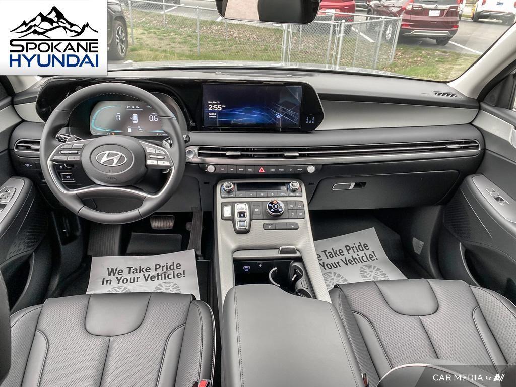 Vehicle image 27 of 28