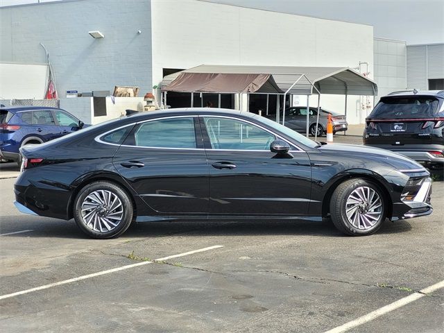 2025 Hyundai Sonata Hybrid Limited