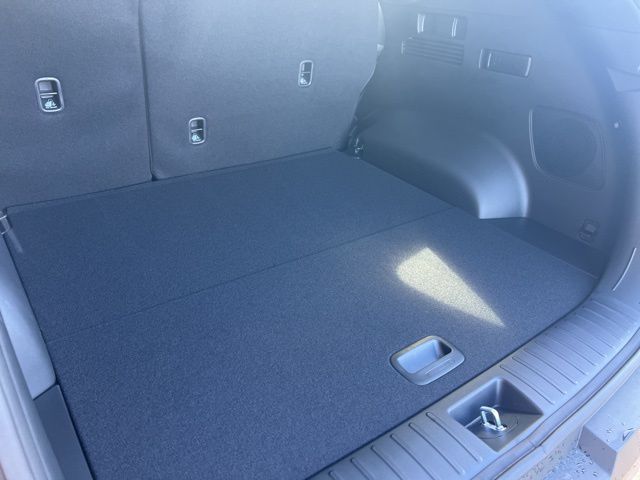 Vehicle image 20 of 23