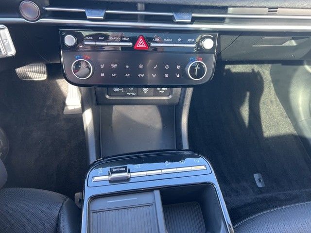 Vehicle image 13 of 23