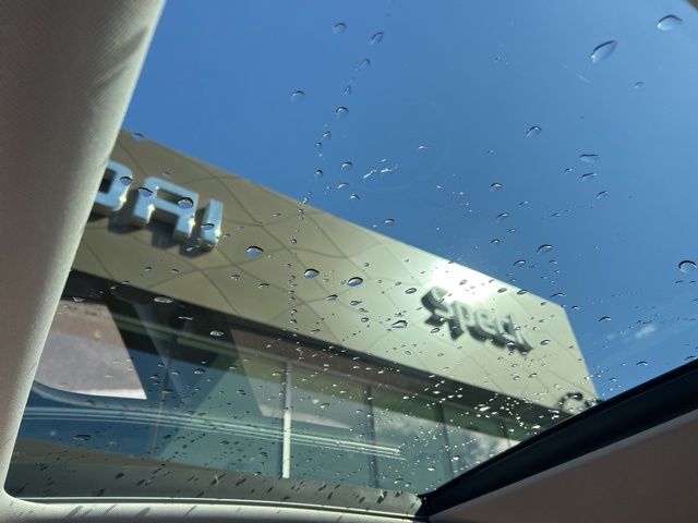 Vehicle image 10 of 23