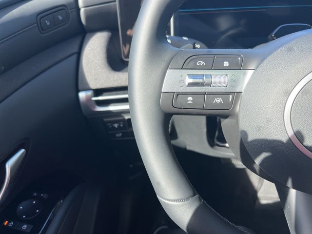Vehicle image 14 of 23