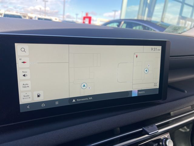 Vehicle image 11 of 23
