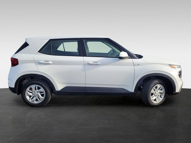 2025 Hyundai Venue SE