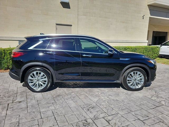 2025 INFINITI QX50 Luxe