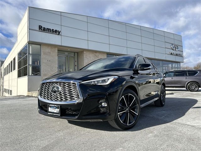 2025 INFINITI QX55 Essential