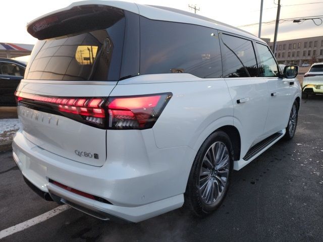 2025 INFINITI QX80 Luxe