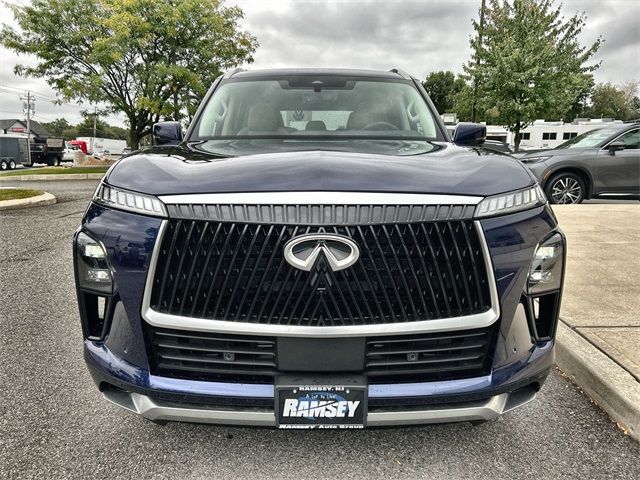 2025 INFINITI QX80 Luxe