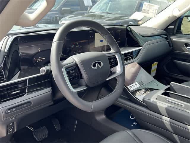 2025 INFINITI QX80 PURE