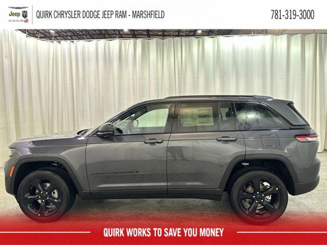 2025 Jeep Grand Cherokee Laredo