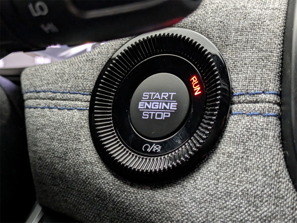 Vehicle image 24 of 32