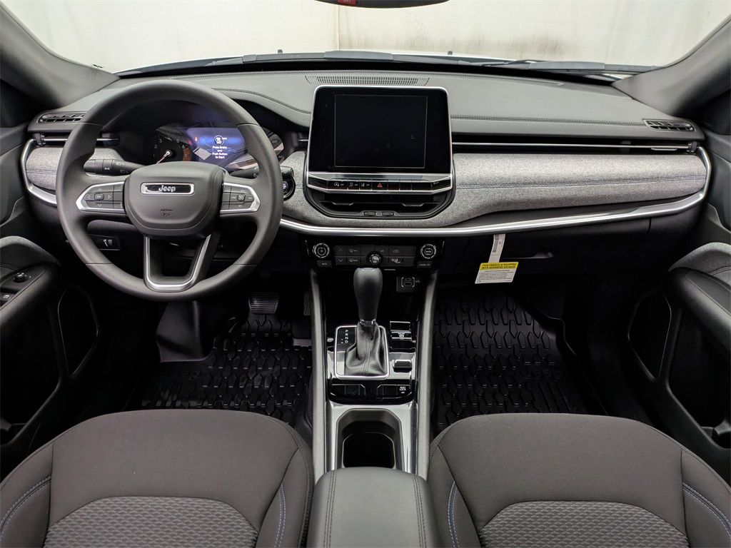 Vehicle image 20 of 32