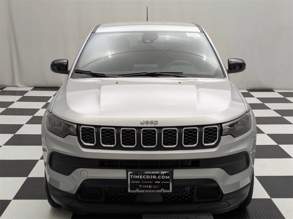 Vehicle image 3 of 32