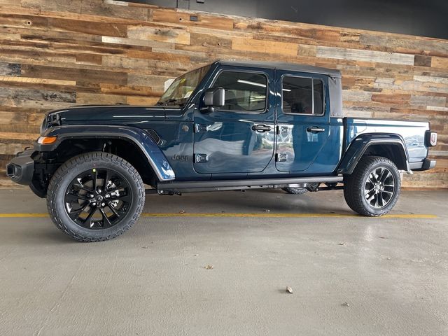 2025 Jeep Gladiator Nighthawk