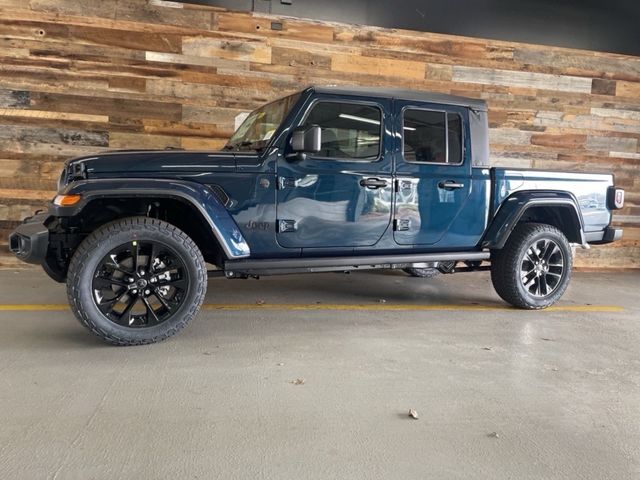 2025 Jeep Gladiator Nighthawk