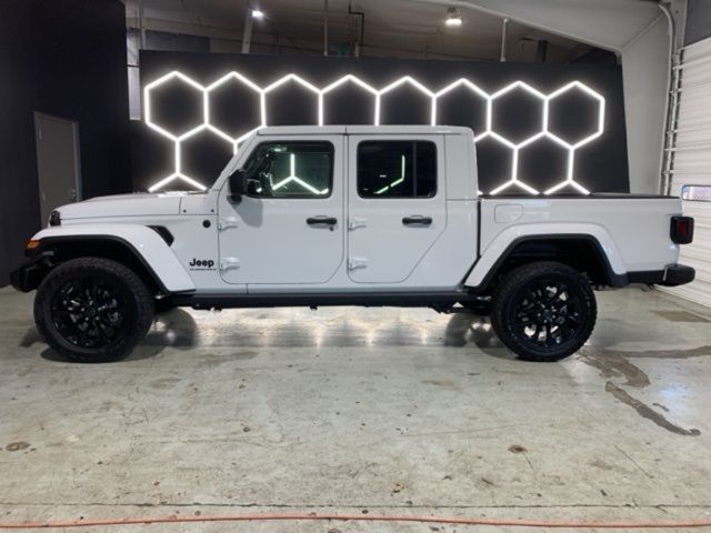 2025 Jeep Gladiator Nighthawk