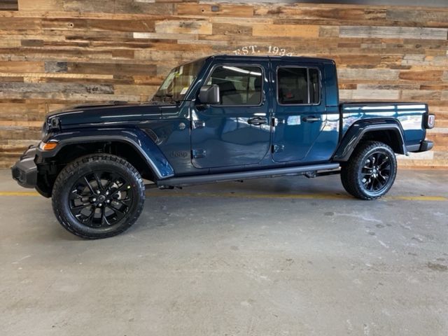 2025 Jeep Gladiator Nighthawk