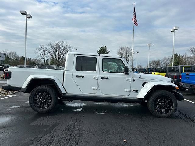 2025 Jeep Gladiator Nighthawk