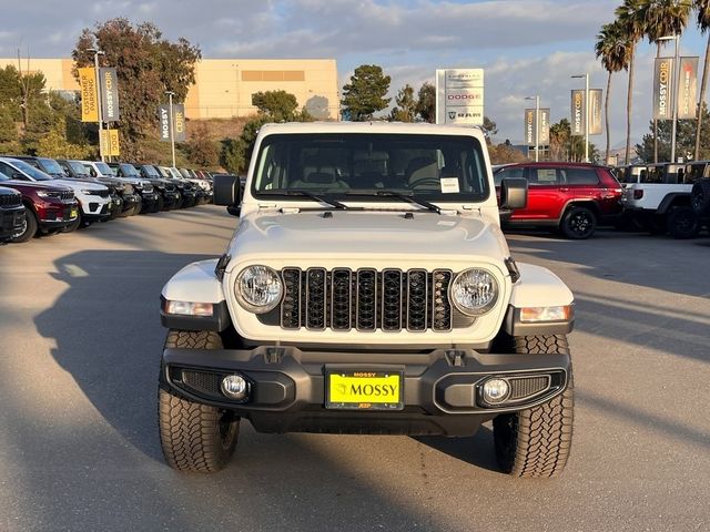 2025 Jeep Gladiator Nighthawk
