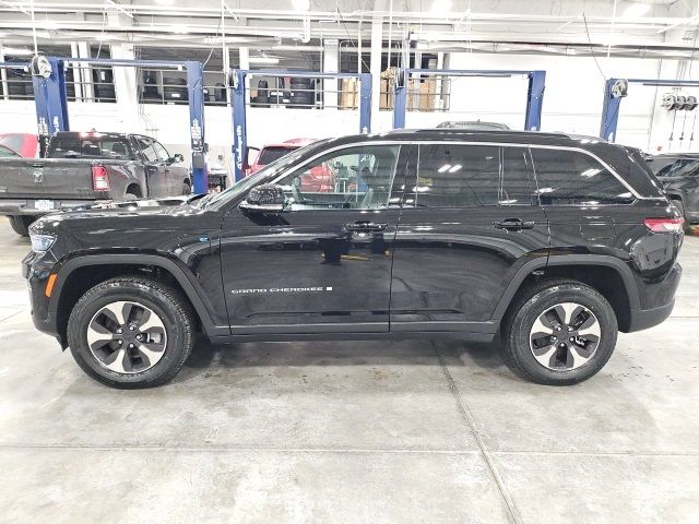 2025 Jeep Grand Cherokee 4xe Base