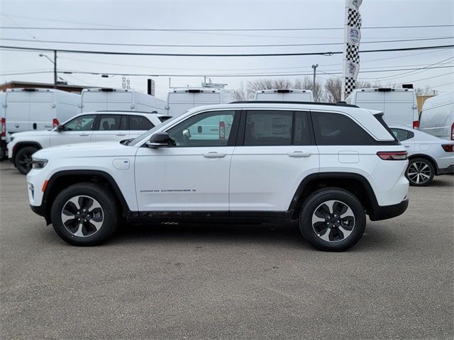 2025 Jeep Grand Cherokee 4xe Base