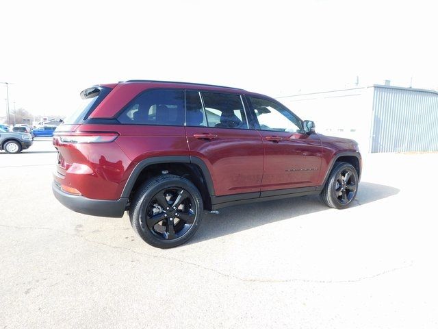 2025 Jeep Grand Cherokee Altitude