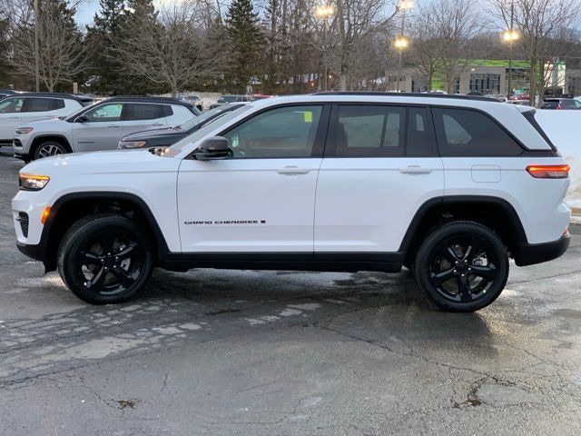 2025 Jeep Grand Cherokee Altitude