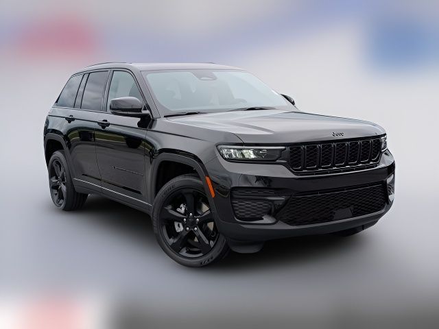 2025 Jeep Grand Cherokee Laredo