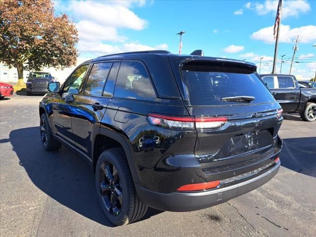 2025 Jeep Grand Cherokee 