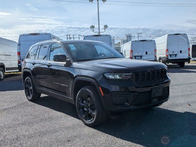 2025 Jeep Grand Cherokee 