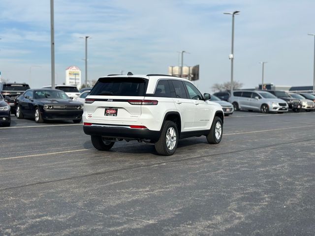 2025 Jeep Grand Cherokee Laredo