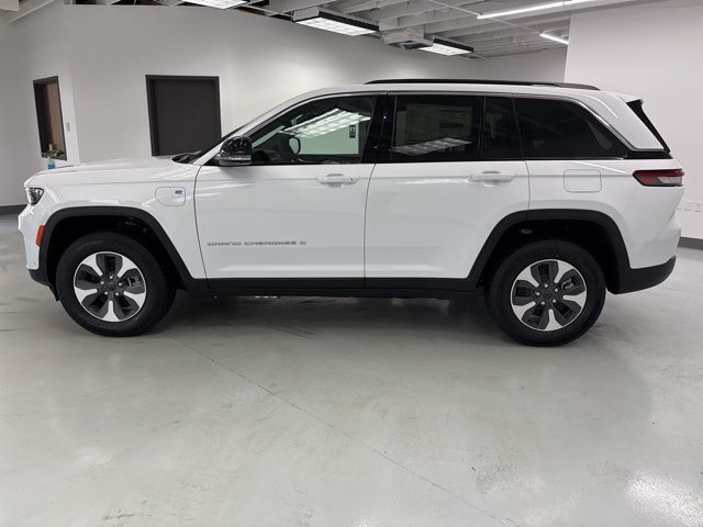 2025 Jeep Grand Cherokee 4xe Base