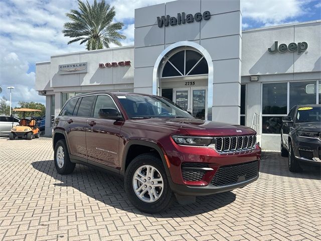 2025 Jeep Grand Cherokee Laredo