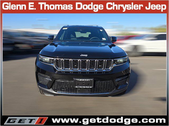 2025 Jeep Grand Cherokee Laredo