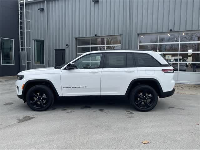 2025 Jeep Grand Cherokee Laredo