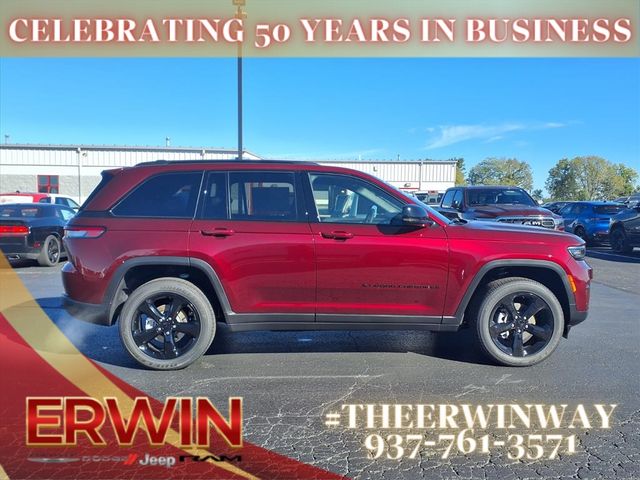 2025 Jeep Grand Cherokee Laredo