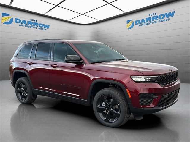 2025 Jeep Grand Cherokee Laredo